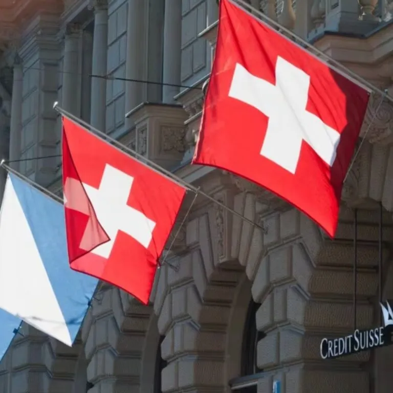 Gobierno de Suiza congela fondos de las cuentas de Maduro