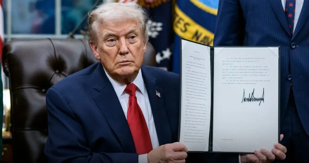 Trump ordena aranceles a países que suministran petróleo a Cuba