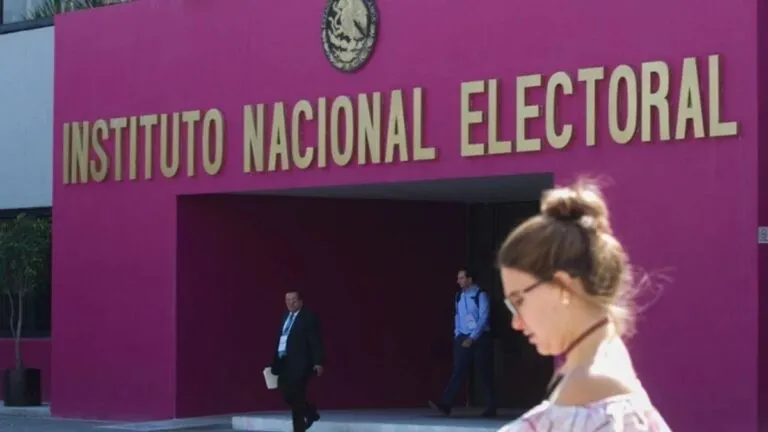 Va 4T por recorte de 20% a dinero de partidos y eliminación de 132 plurinominales