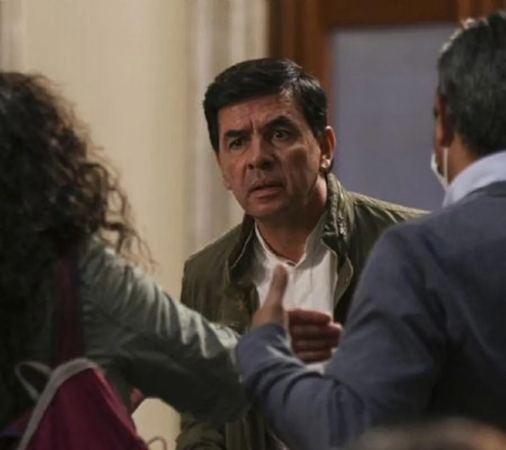 Jesús Ramírez Cuevas denuncia "infundios" tras publicación del libro Ni venganza ni perdón