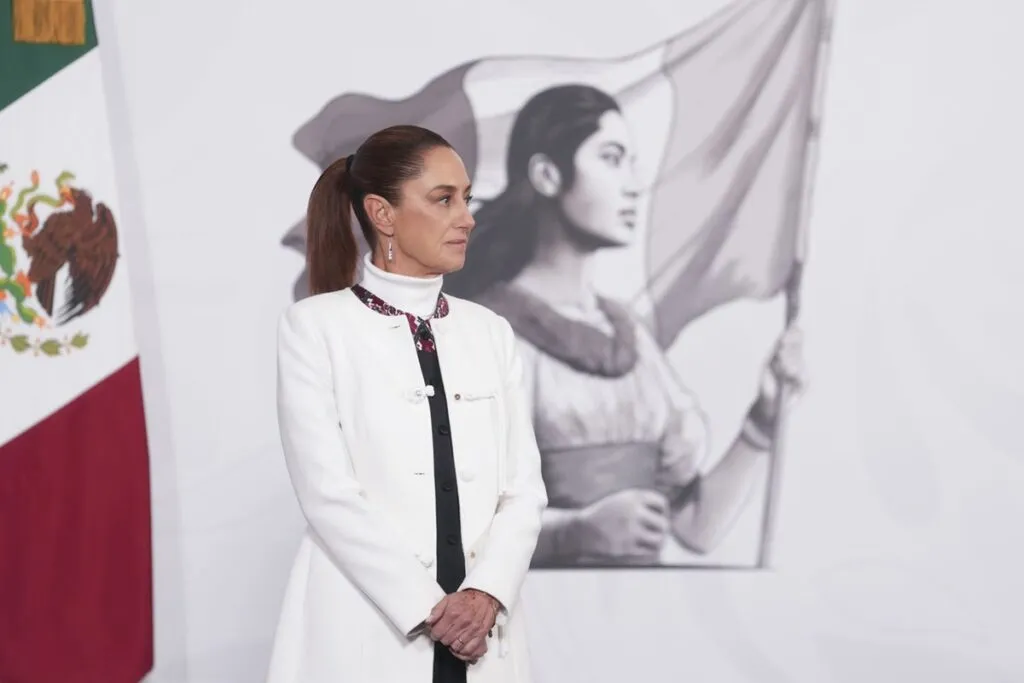 Sheinbaum analiza acción legal contra Elon Musk por posibles difamaciones