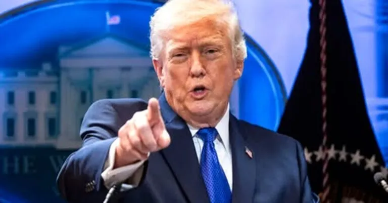 Trump firma orden para imponer nuevo arancel global del 10% tras bloqueo de la Corte