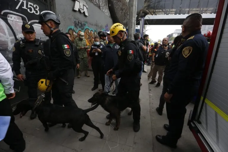 Atiende gobierno derrumbe de inmueble en Calzada de Tlalpan