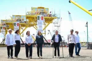 Cárdenas presidirá la nueva Comisión Consultiva del Petróleo en Pemex