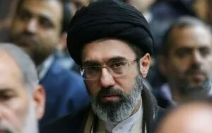 Nuevo líder supremo de Irán quedó 'desfigurado' tras ataque de EE.UU.