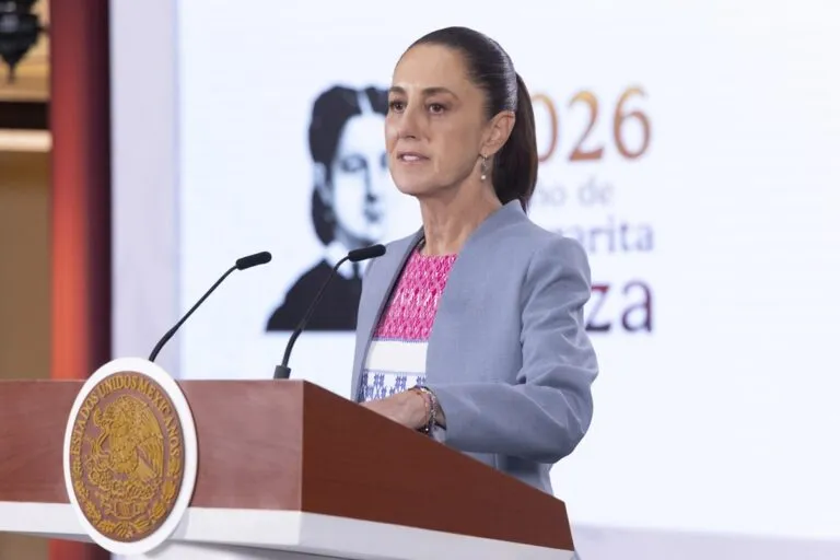 Sheinbaum arremete contra el fiscal de Chihuahua y evade confirmar presencia de la CIA