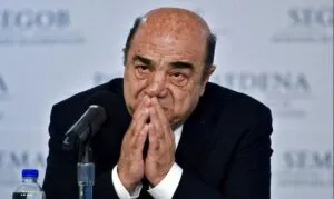 Hospitalizan a Jesús Murillo Karam por derrame cerebral