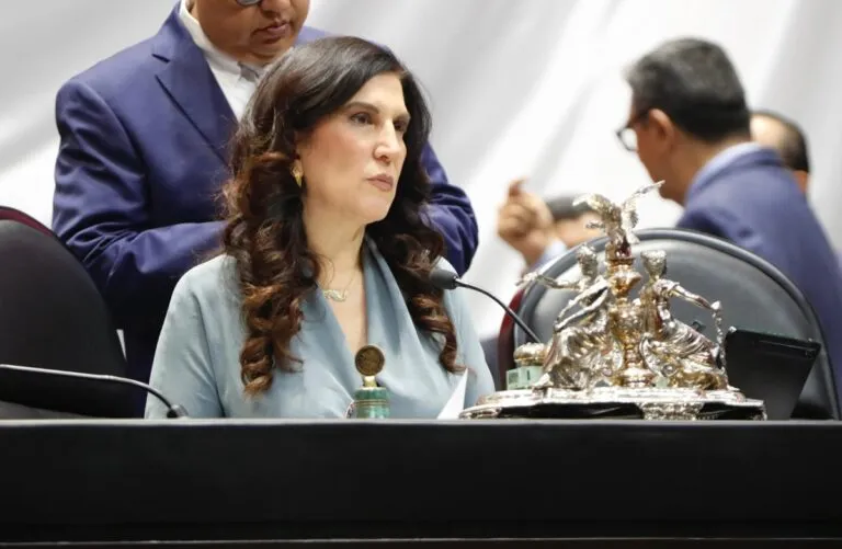 Kenia López rechaza que UIF bloquee cuentas sin orden judicial