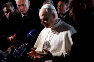 León XIV, el primer papa estadounidense, se perfila como un crítico acérrimo de Trump