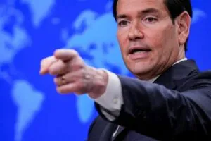 Trump sugiere intervención de Estados Unidos en Cuba