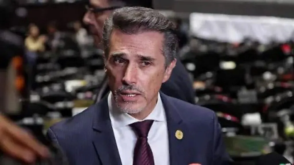Sergio Mayer rompe con Morena tras meses de tensión