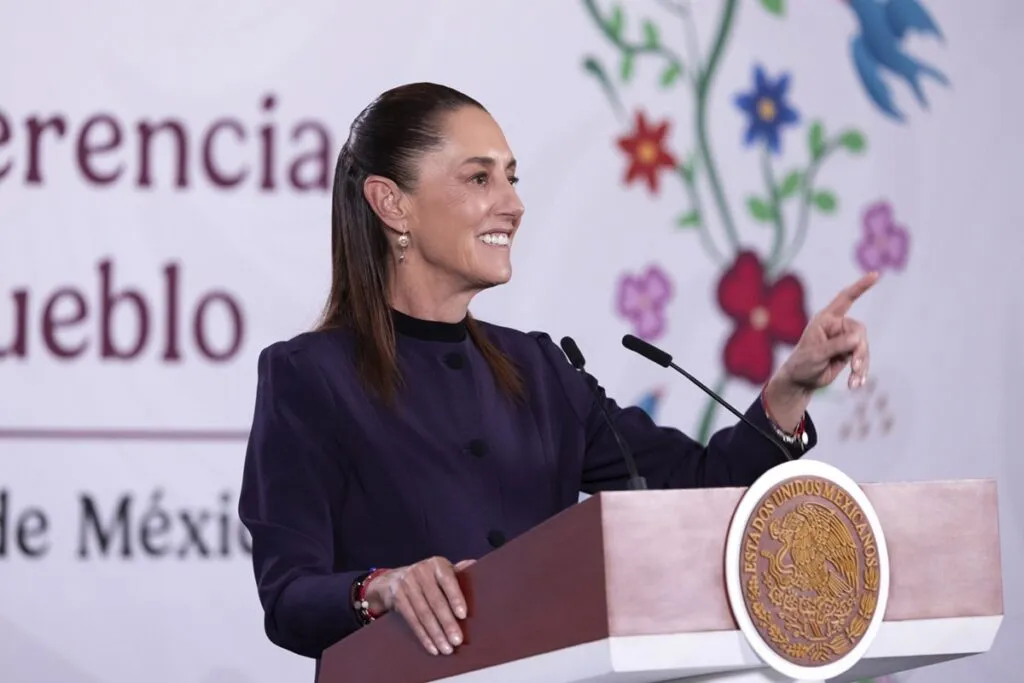 Sheinbaum confirma congelamiento de cuentas a Rocha Moya