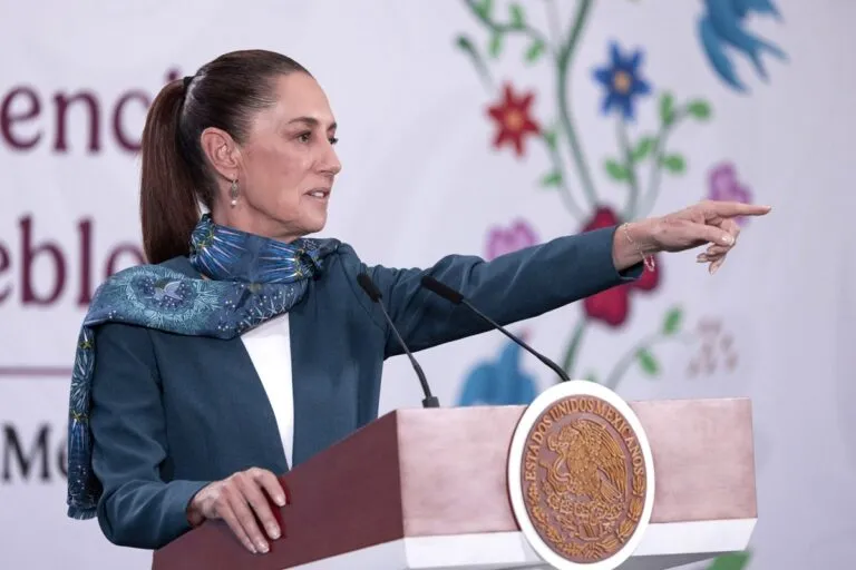 Sheinbaum rechaza versión sobre la CIA y denuncia campaña política