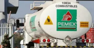 S&P pone presión a Pemex y CFE por riesgo fiscal