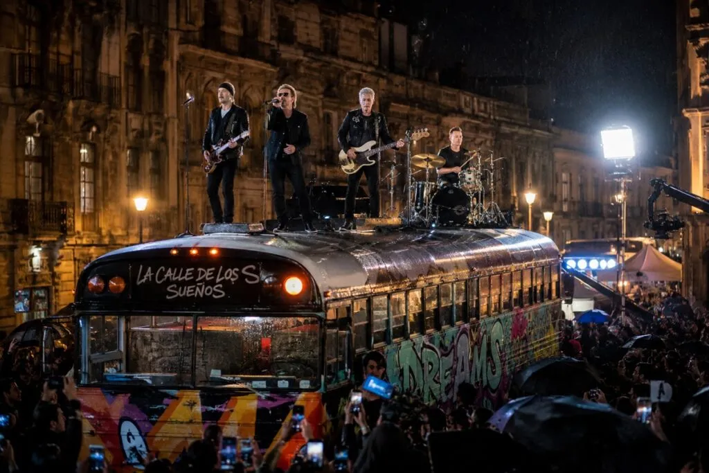 U2 convierte al Centro Histórico en escenario político y musical