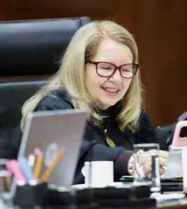 "All inclusive" significa que no se permiten mexicanos en hoteles, asegura ministra Loretta Ortiz