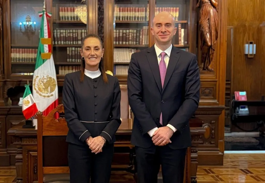 Carlos Torres Rosas asume la dirección de Nafin y Bancomext