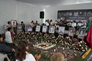 Conmemoran el 18 aniversario luctuoso de la tragedia del News Divine