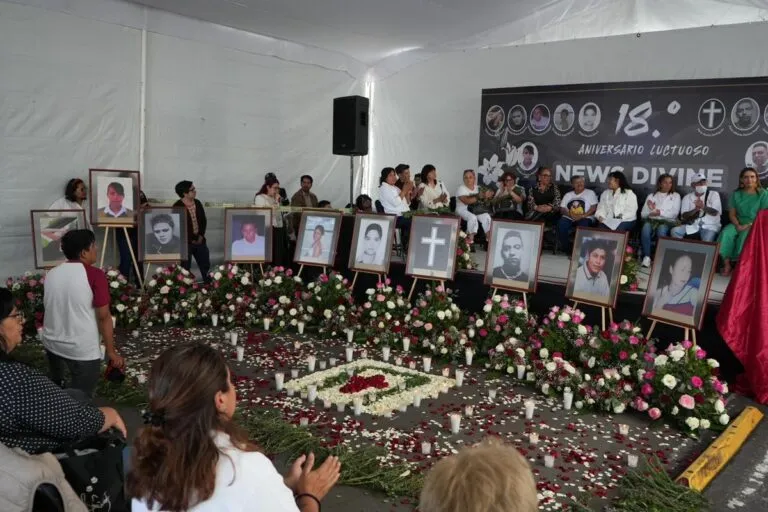 Conmemoran el 18 aniversario luctuoso de la tragedia del News Divine
