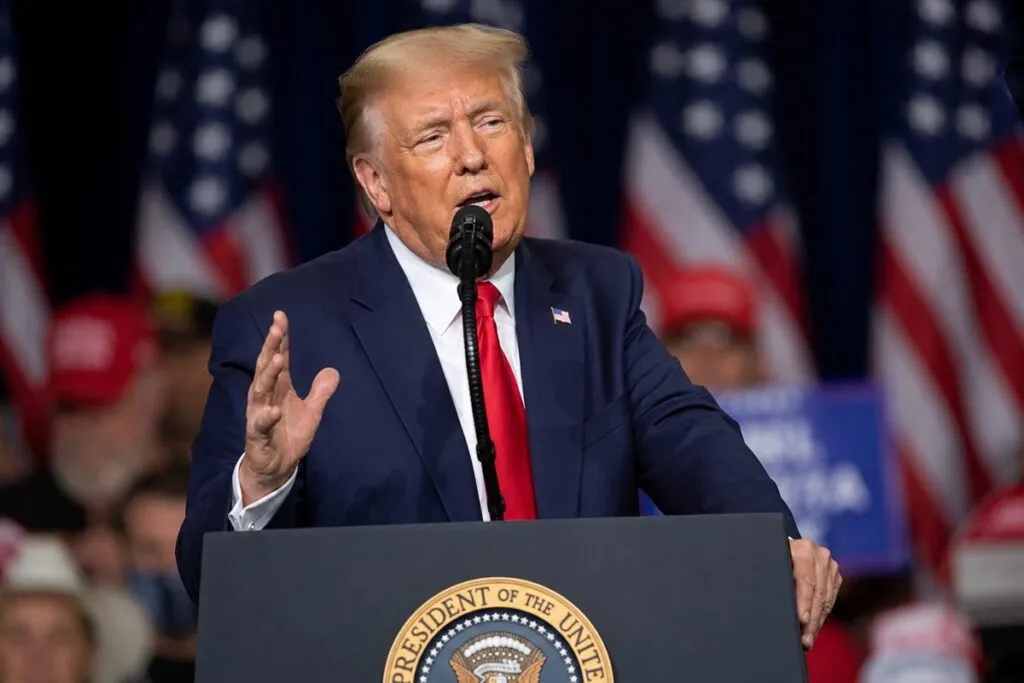 Sheinbaum observa mientras Trump vuelve la mirada hacia Cuba