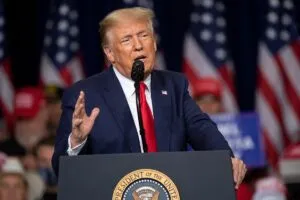 Sheinbaum observa mientras Trump vuelve la mirada hacia Cuba