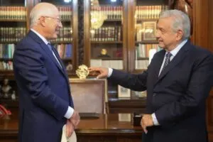 Ken Salazar revela supuesto temor de AMLO por 'El Mayo': "Que suelte la sopa"