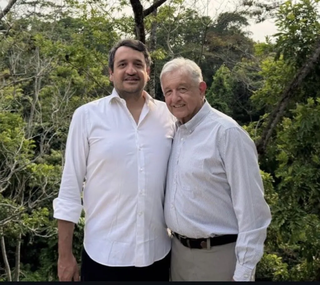 Morena reordena piezas mientras Andy busca una curul