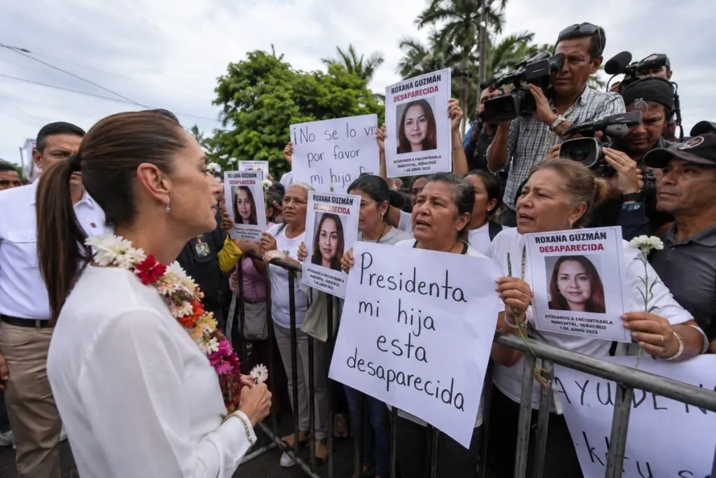 Sheinbaum recibe exigencia por desaparición de periodista en Veracruz