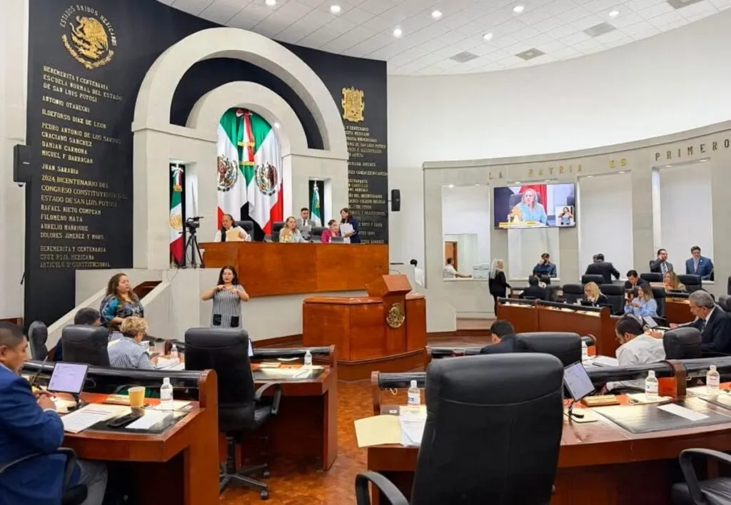 Congreso de SLP: Presentan iniciativa ciudadana para derogar delitos vinculados al uso de la IA