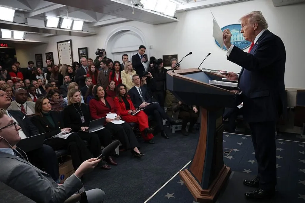 Trump eleva presión sobre Irán por programa nuclear