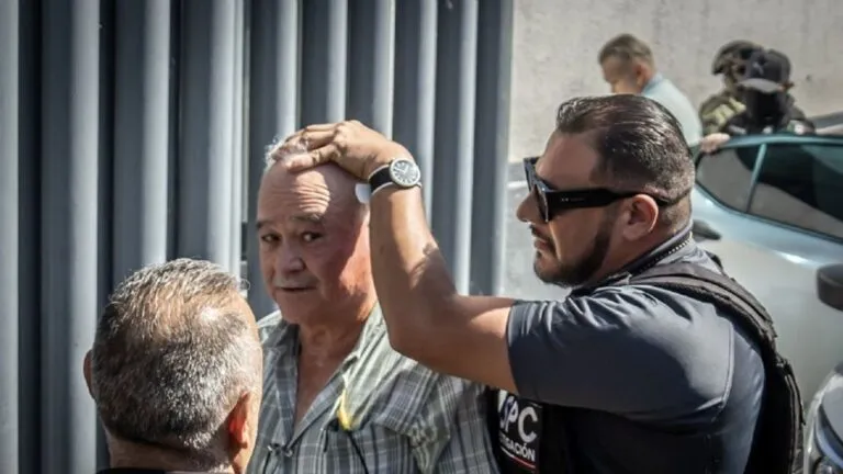 Acusa exgobernador Ernesto Ruffo incomunicación y ataque a la libertad; le conceden amparo