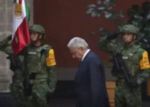 Ricardo Salinas explota contra AMLO por ocultar datos de su seguridad