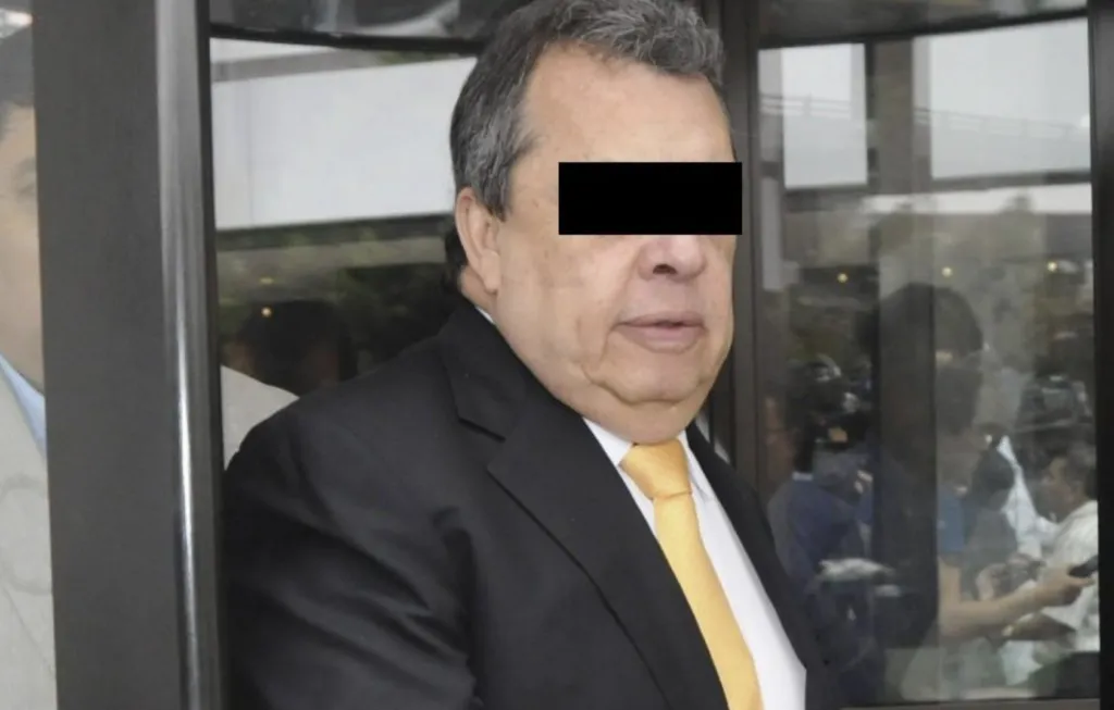 La Fiscalía acusa a Ángel Aguirre de ordenar ocultar evidencia del caso Ayotzinapa.