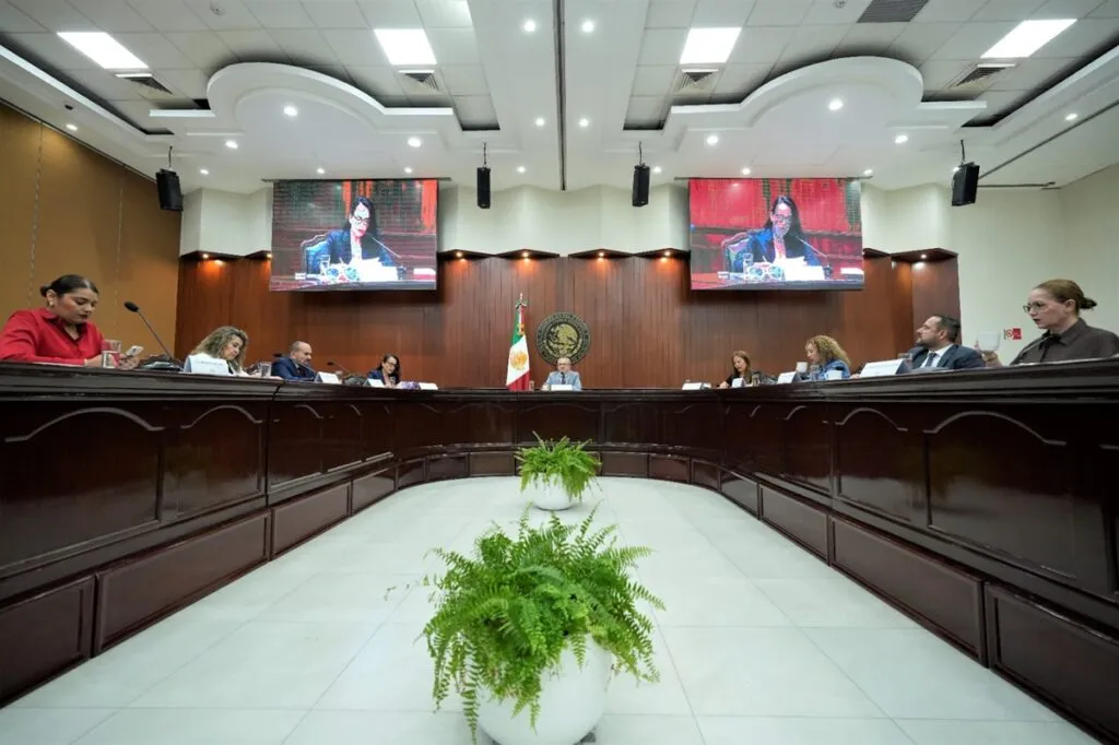 Congreso aprueba nueva solicitud de licencia indefinida de Rubén Rocha