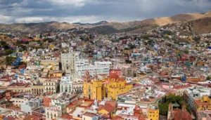 Autoridades de Guanajuato utilizan tecnología, videovigilancia y análisis de datos como parte de la estrategia de seguridad estatal.
