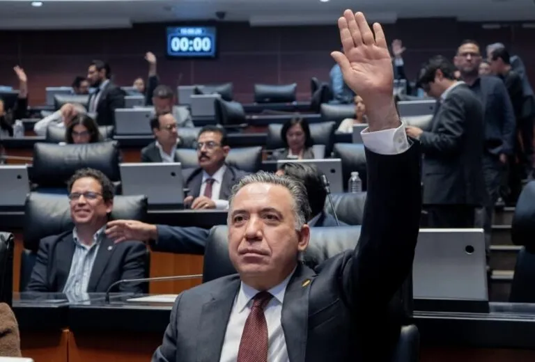 Inzunza regresa al Senado y enfrenta presión política tras 125 días