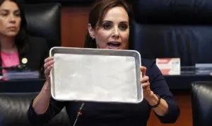 Lilly Téllez reta a Morena a romper sus visas por Andy López