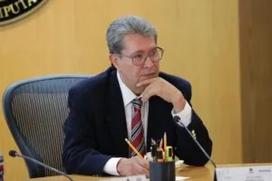 Monreal pide a Rocha desistir a gubernatura de Sinaloa