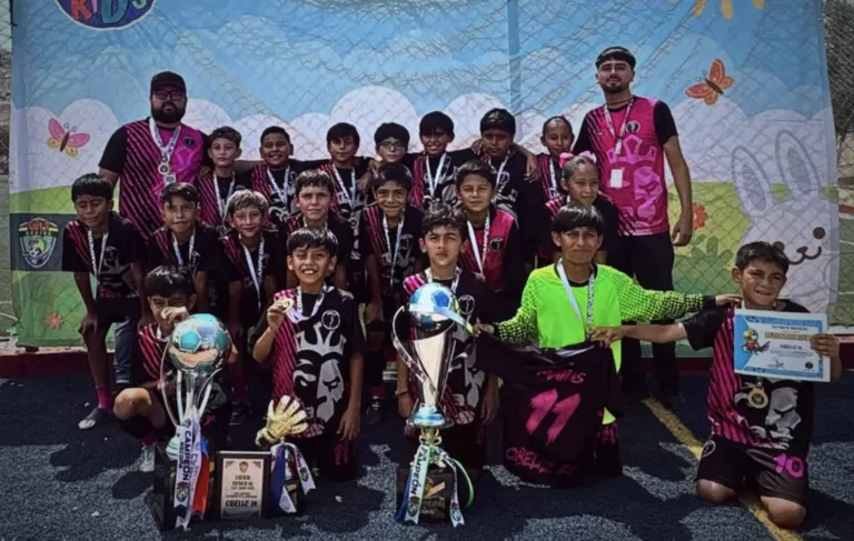 La espera terminó para Obeliz FC, el equipo infantil de futbol sala de Tijuana que permaneció varado en Colombia.