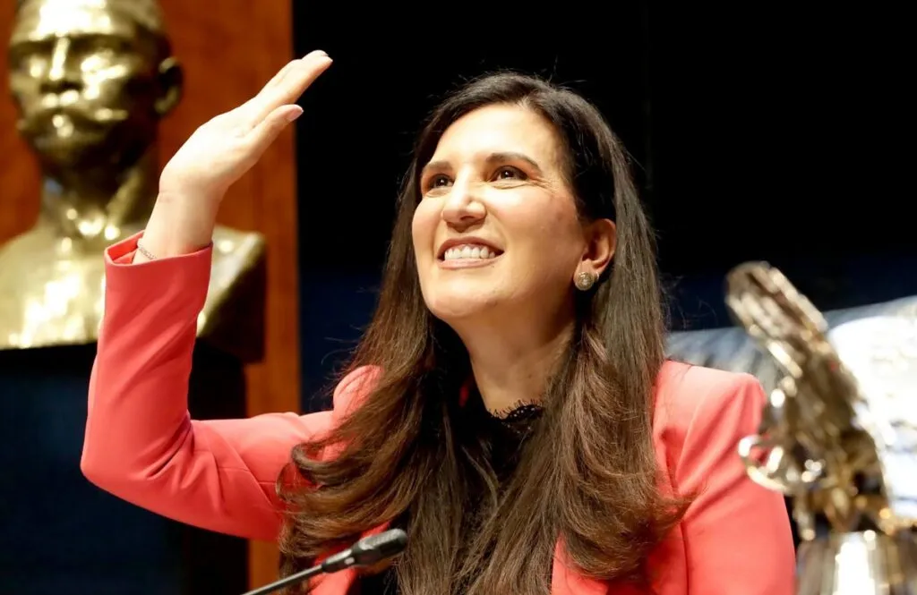 PAN y Morena se enfrentan por “Cónclave de la Condesa”