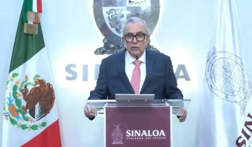 Rocha Moya pide nueva licencia y vuelve a sacudir a Morena