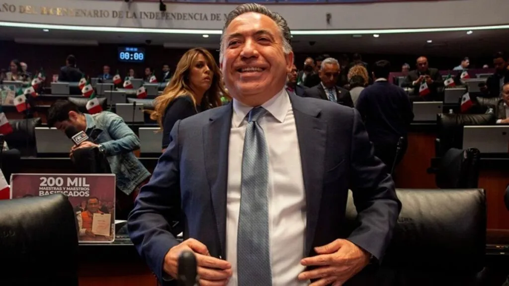 Activistas exigen la destitución del senador Enrique Inzunza