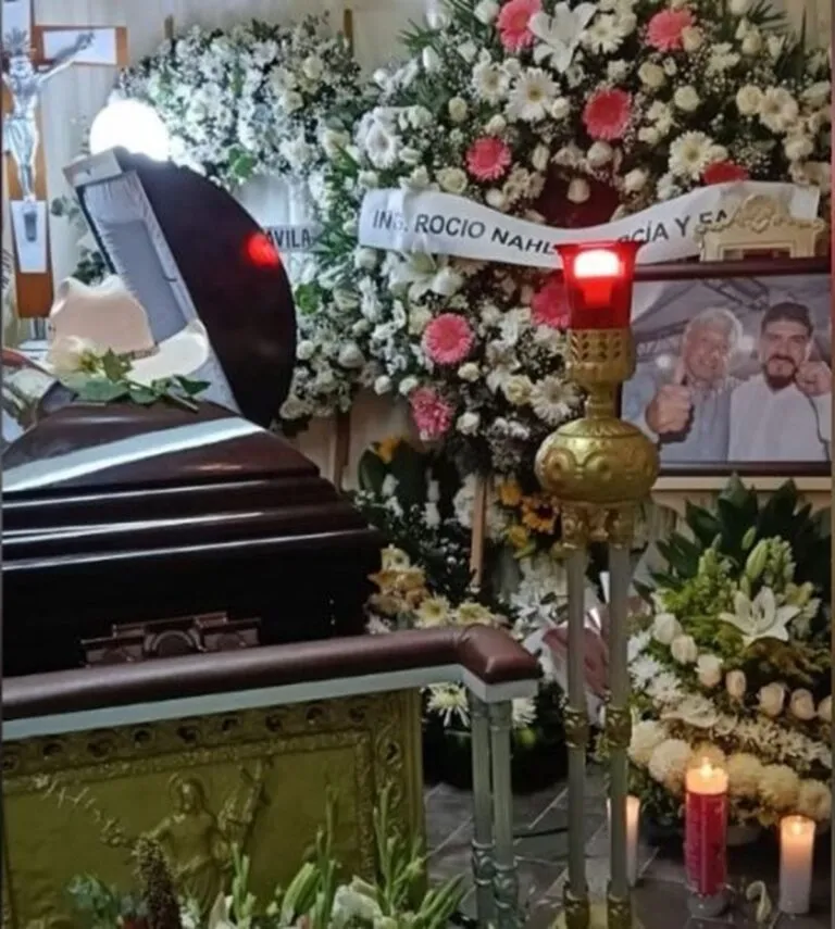 Con banda y mariachi despiden al diputado morenista Zenyazen Escobar
