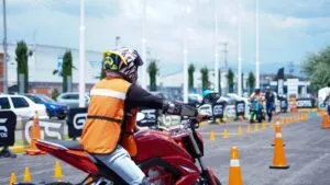 Elektra lidera ensamble nacional ante auge histórico de motocicletas