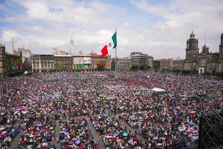 Sheinbaum defiende soberanía y rechaza injerencia extranjera el Zócalo