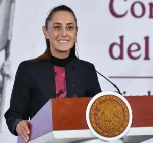 Sheinbaum destaca ventaja de Morena sobre PRI y PAN rumbo a 2027