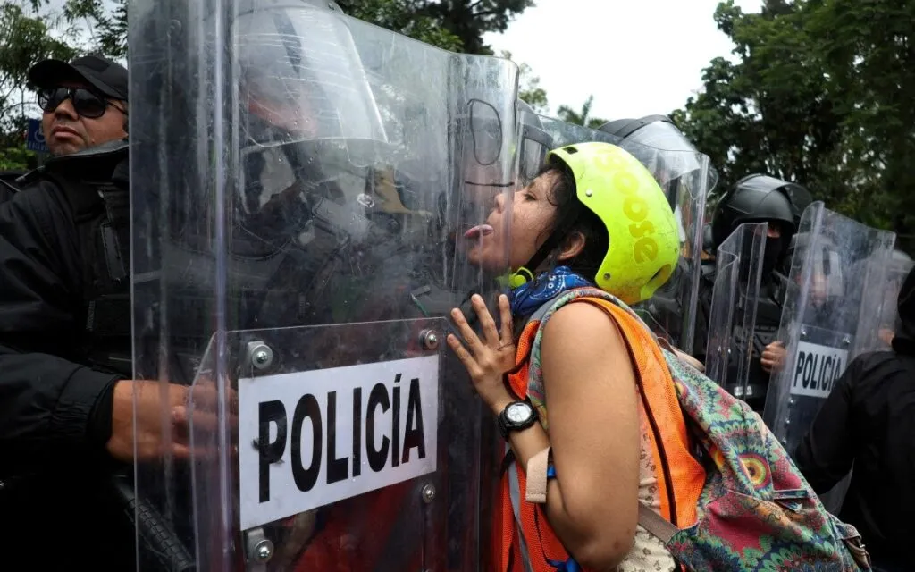 Amnistía Internacional condena la represión a manifestantes en Jalisco