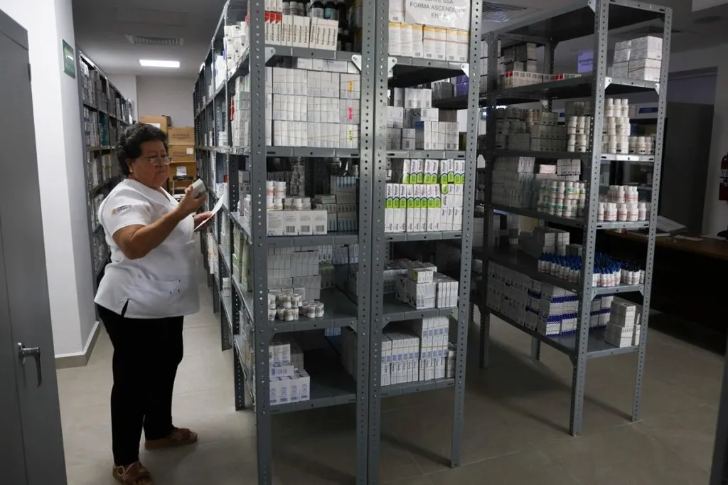 Claudia Sheinbaum promete modernizar todo el sistema de salud