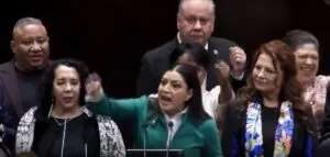 Diputados aprueban reforma a la Ley Aduanera; tras pifia, Morena corea estar a favor del huachicol fiscal