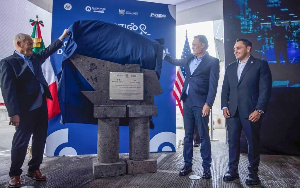 Querétaro sí informó sobre visita de Johnson, pero academia no cuenta con el “visto bueno previo” del GANSEG